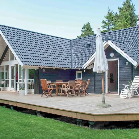 Stunning In With Kitchen Holiday home *